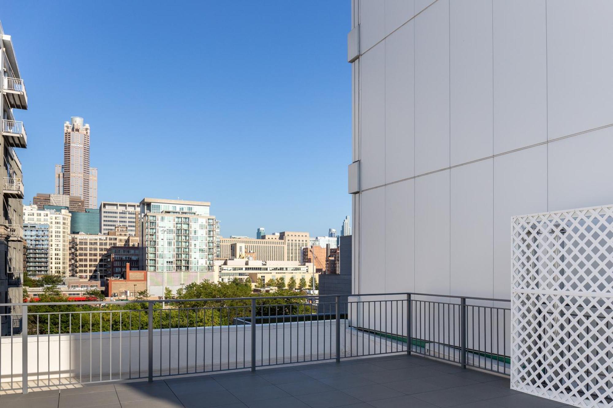Sonder By Marriott Bonvoy Greektown Apartments Apartahotel Chicago
